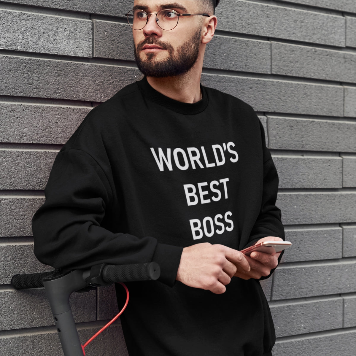 Juodas džemperis be gobtuvo "World's best boss"