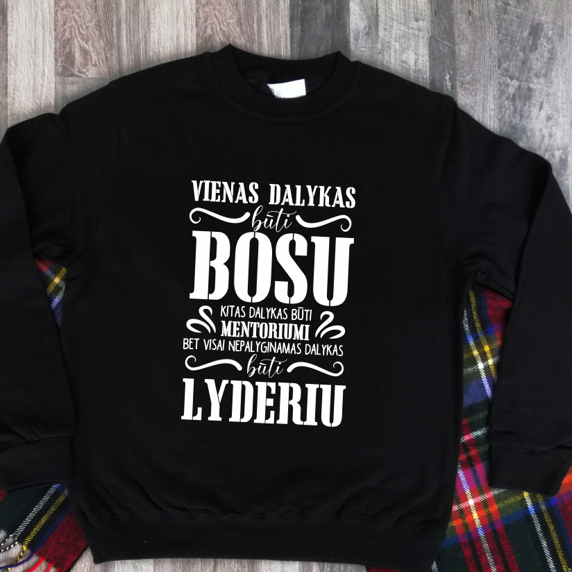 Juodas džemperis be gobtuvo "Bosas - lyderis"